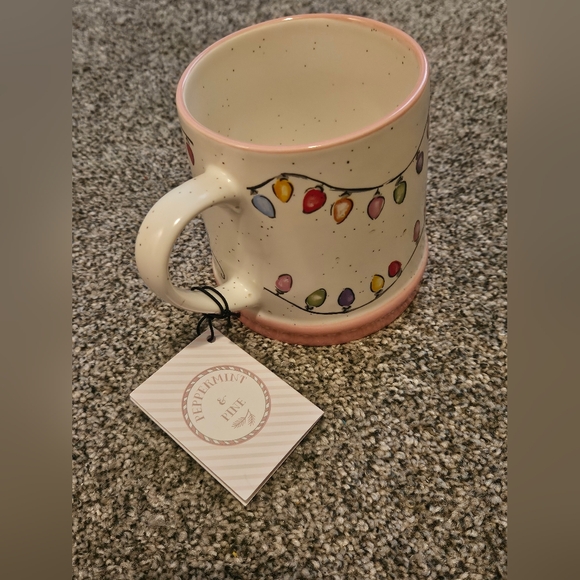Christmas Lights MUG Pink Colours NWT Peppermint and Pine - Picture 3 of 3